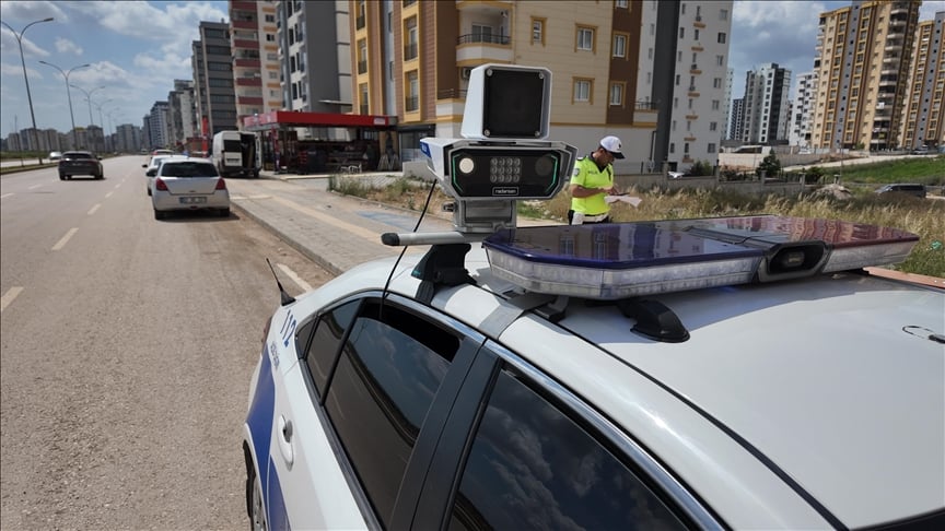 kurallara uymayanin cebi yanacak trafikte yeni donem rekor cezalar ve radar var uygulamasi geliyor cTtJZO9R