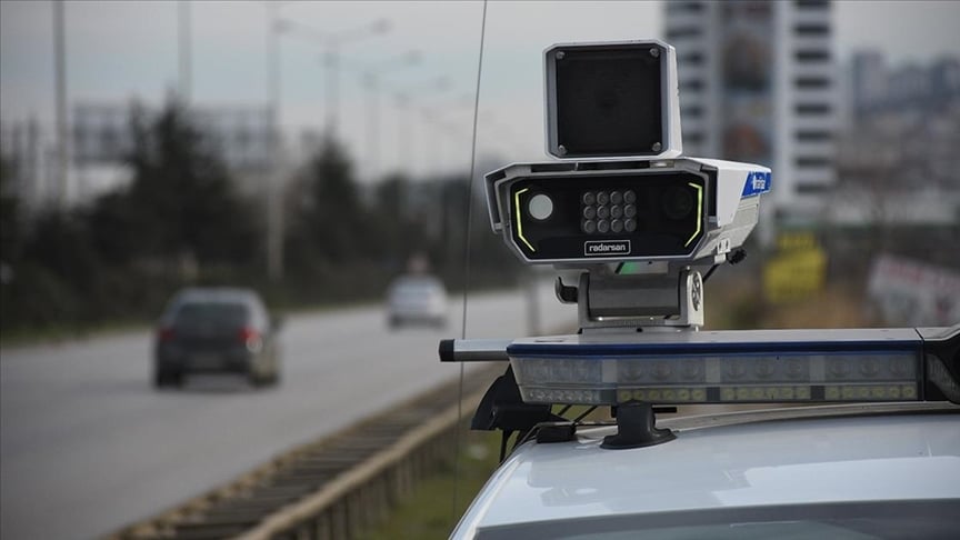 kurallara uymayanin cebi yanacak trafikte yeni donem rekor cezalar ve radar var uygulamasi geliyor n11pjy1h