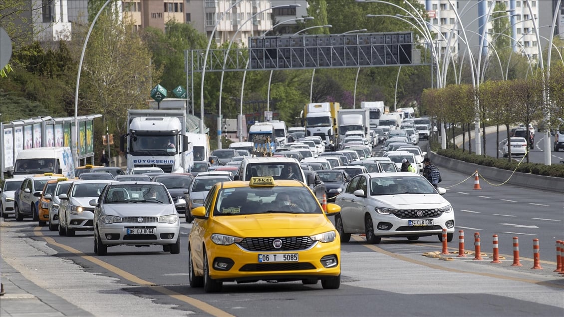 kurallara uymayanin cebi yanacak trafikte yeni donem rekor cezalar ve radar var uygulamasi geliyor qNFtIRsg