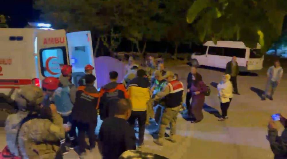 kutsal dagda kayaliklardan dustu ekipler kadini kurtarmak icin seferber oldu 0 dXT9DK8I
