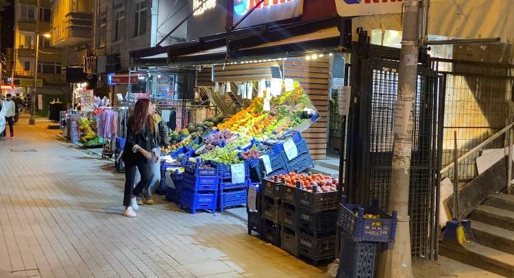 maganda kadini tek yumrukla yere serdi 1 IsHsPGwB