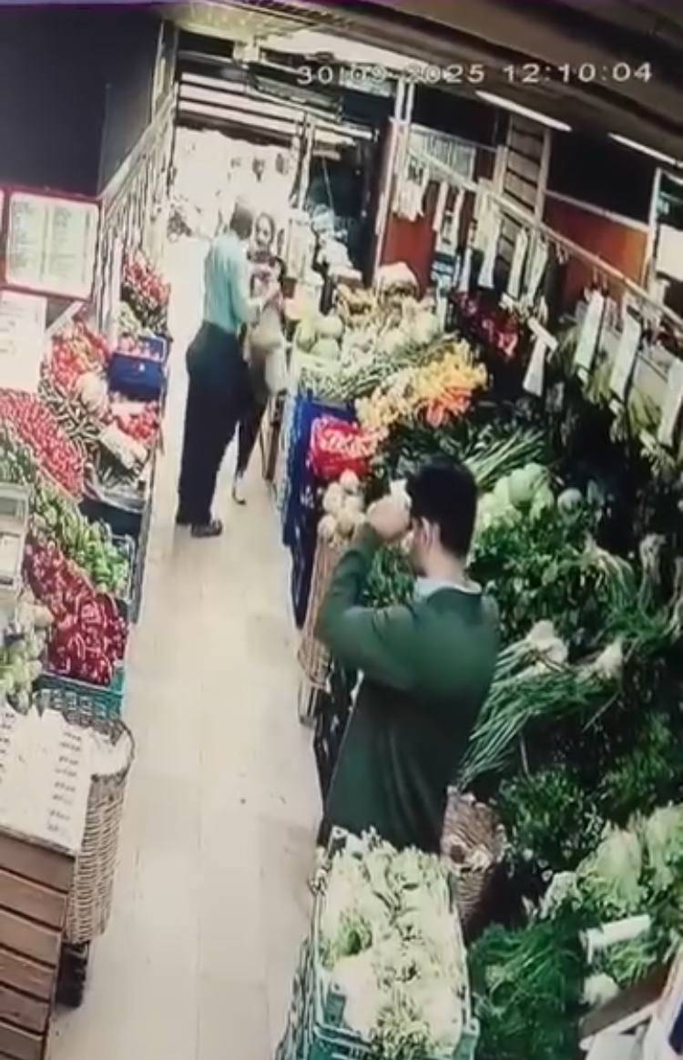 maganda kadini tek yumrukla yere serdi 5 hfKkFRqA