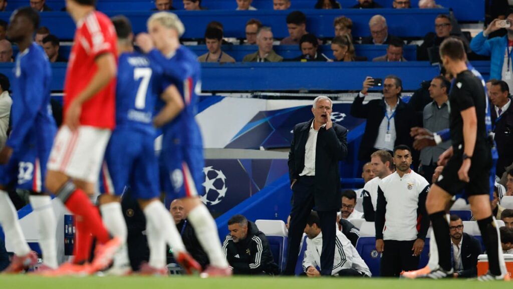 maviler mourinho kirmizisinin ustunu cizdi y1qfdGVi