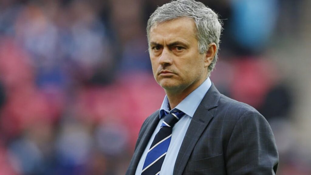 mourinhonun ayriligi soyunma odasini gozyaslarina bogdu YVrNn28m
