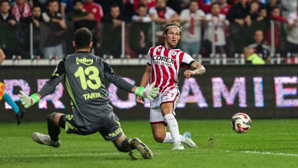 ne ederson ne irfan can fenerbahceye puani tek basina o getirdi 6Mb7a73N