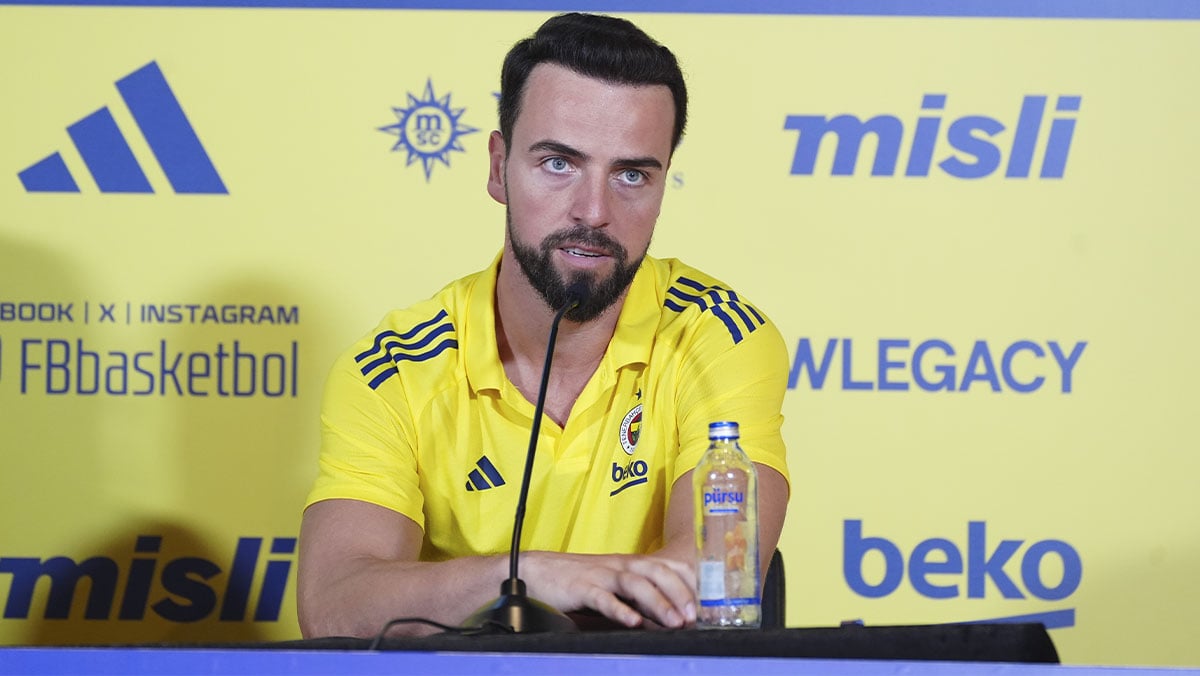 sampiyon fenerbahce oyuncularindan gozdagi 1 DA2J8ttn