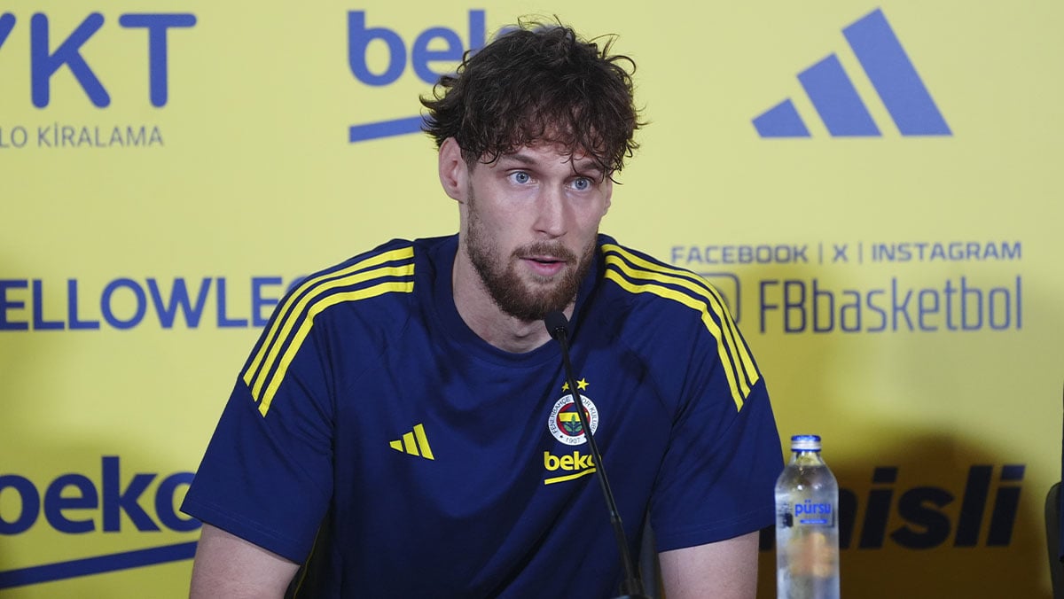 sampiyon fenerbahce oyuncularindan gozdagi 4 AHW4mfN2