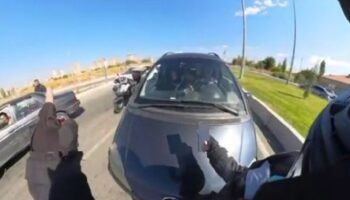 trafikteki kavgada gozaltina alinan 2 sahis serbest birakildi bYOTYUHM