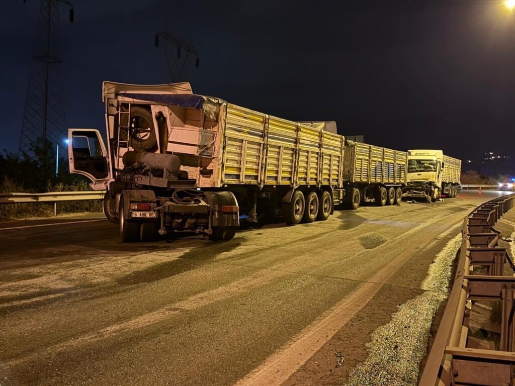 zincirleme tir kazasinda 1 surucu yaralandi FBeVPjES