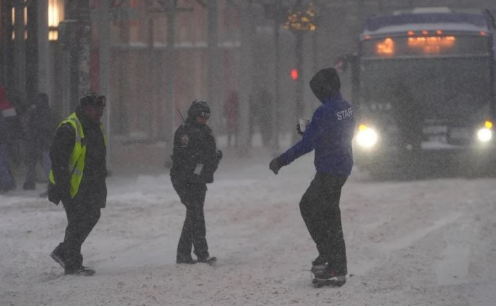 abdyi kar firtinasi esir aldi yuzbinler elektriksiz kaldi binlerce ucus iptal edildi 1 8uy57Psf