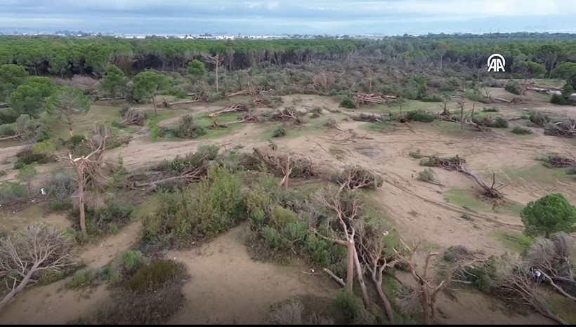 antalyada hortum felaketi agaclar tekneler her sey hasarli havadan korkunc goruntuler 4 bMDO89qW