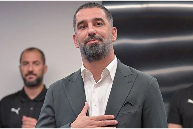 arda turandan yegenine dudak ucuklatan jest hediyesi olay yaratti 0 qPR4PuMp