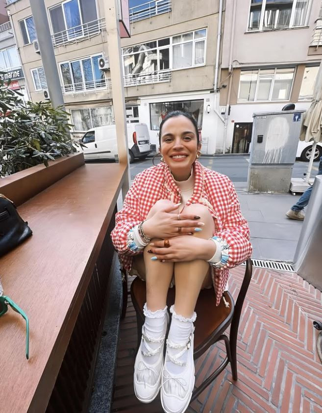 asli bekiroglu yeniden ameliyatta bagirsagimi kestiler demisti doktor hatasi kabusu bitmiyor 15 j9r1jSqm