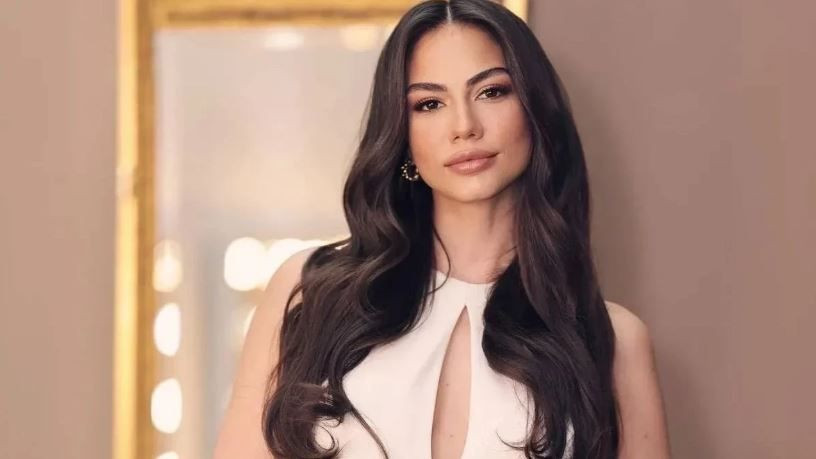 beyaz elbiseli bu kucuk kiz kim taniyabiline ask olsun bu minik kiz esref ruyanin