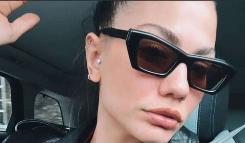 beyaz elbiseli bu kucuk kiz kim taniyabiline ask olsun bu minik kiz esref ruyanin mnbQQYpn