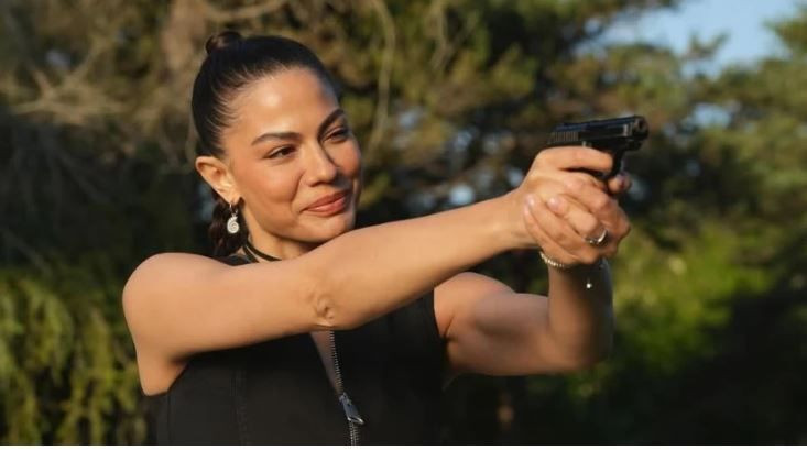 beyaz elbiseli bu kucuk kiz kim taniyabiline ask olsun bu minik kiz esref ruyanin tVtvg8KG