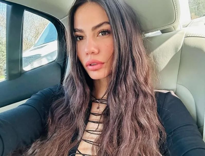 beyaz elbiseli bu kucuk kiz kim taniyabiline ask olsun bu minik kiz esref ruyanin w7pBelRu