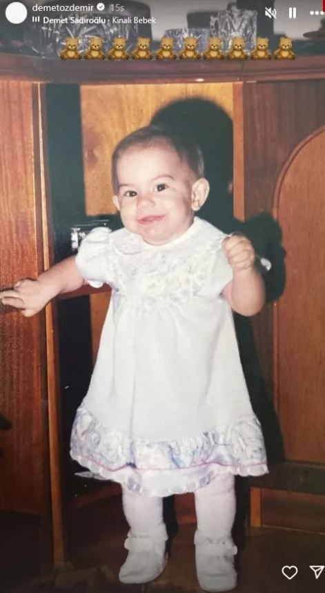 beyaz elbiseli bu kucuk kiz kim taniyabiline ask olsun bu minik kiz esref ruyanin wygJbCwF