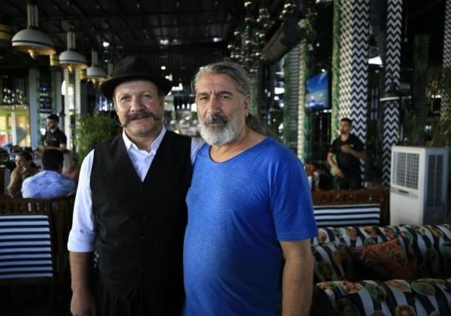 bir zamanlar setlerdeydi simdi simit satiyor bulent katioglunun son hali dikkat cekti 3