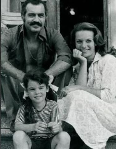 buyukadada baslayan buyuk ask hulya kocyigitin film gibi hayati 5 CjqupR3d