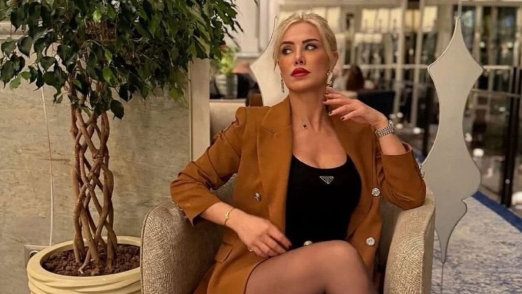 ceyda ersoy kimdir nereli kac yasinda cicis kardeslerden ceyda ersoy neden gozaltina alindi Z1ZzV3vT