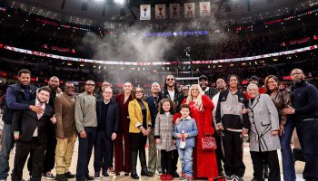 chicago bulls derrick roseun 1 numarali formasini onurlandirdi 388zOuC9