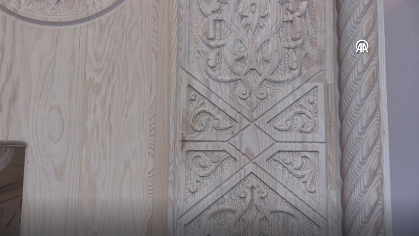 civisi bile olmadan 8 ayda mihrap yapti selcuklu suslemeleri ahsapta dirildi 0