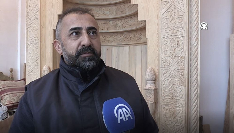 civisi bile olmadan 8 ayda mihrap yapti selcuklu suslemeleri ahsapta dirildi 5 wqIQ1U26