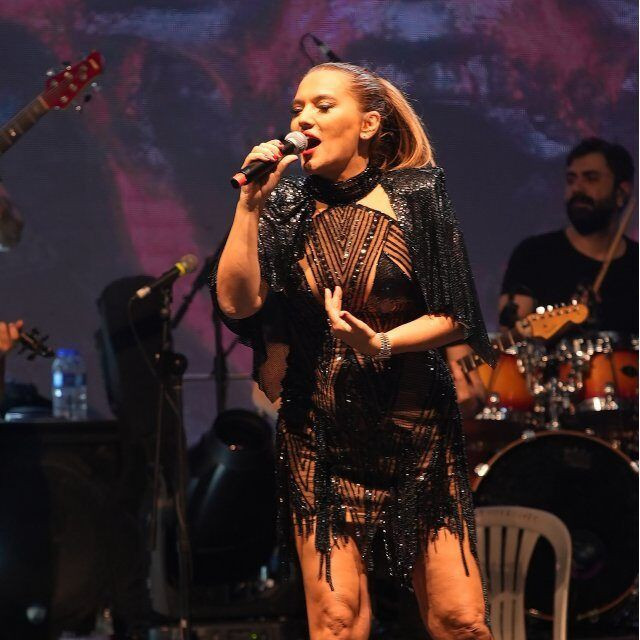 demet akalin ile genc rapci blok3 arasinda ipler koptu 7 ajmncWj2