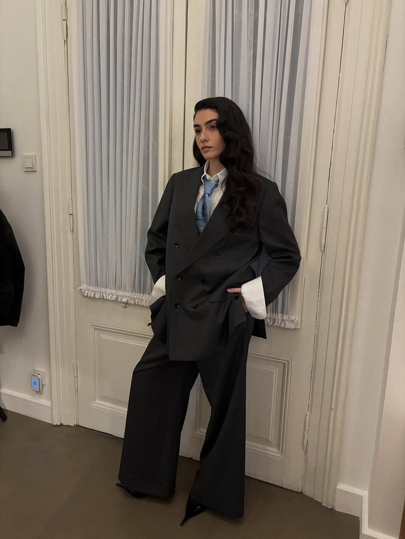 dilberin isiltisi kirmizi haliya tasindi hazar erguclu goz kamastirdi 1 Y8Iq8B2J