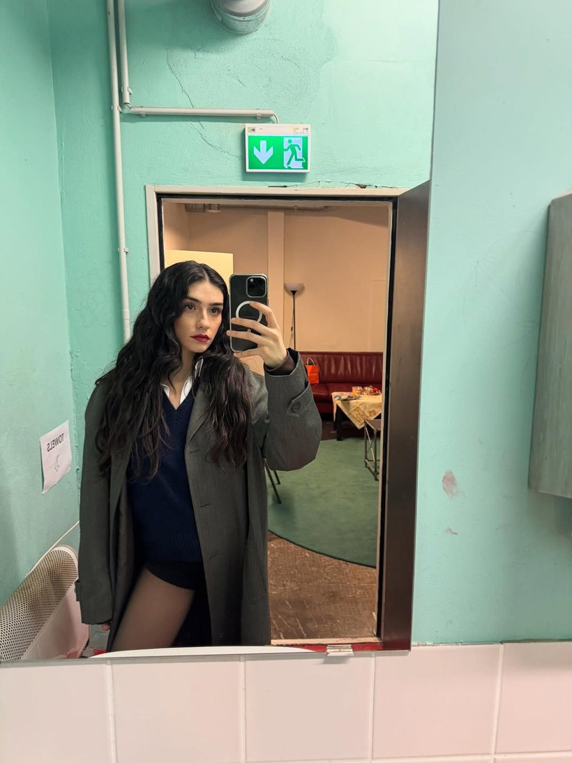 dilberin isiltisi kirmizi haliya tasindi hazar erguclu goz kamastirdi 2 7GhHVfdX