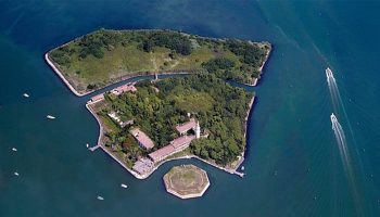 diri diri insan yakilan olum adasi urkutuyor wFaLdlC8