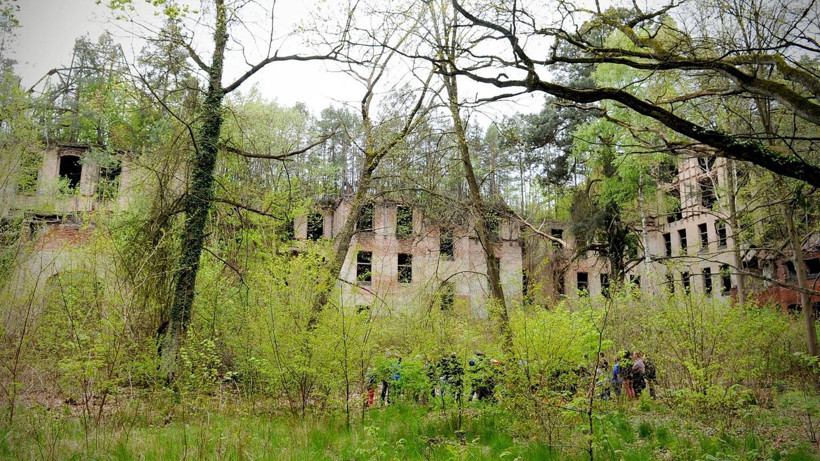 dunyanin en karanlik hastanesi hitlerin odasindan katillerin av sahasina 6 HUlC46gL