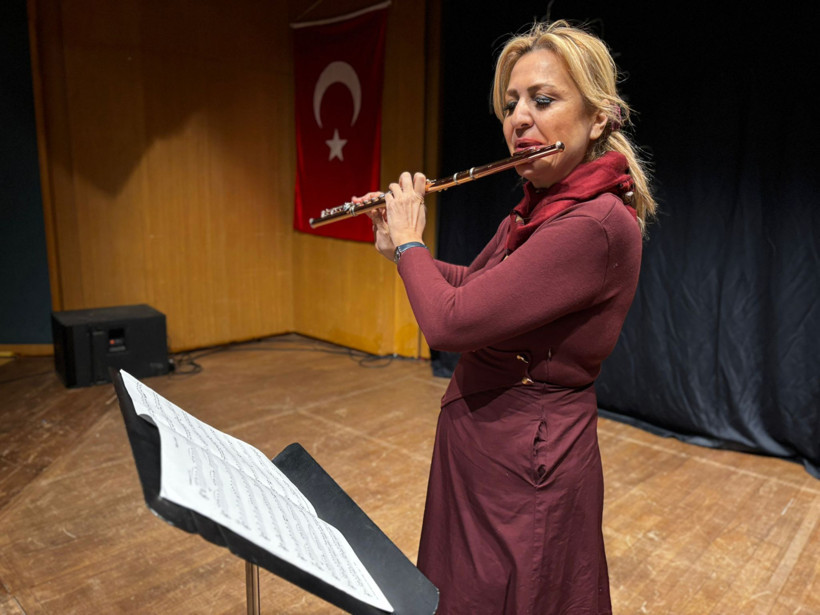 dunyanin flut ustalari onu secti lelya bayramogullari dunya sahnesinde 0 kiBUTfG3