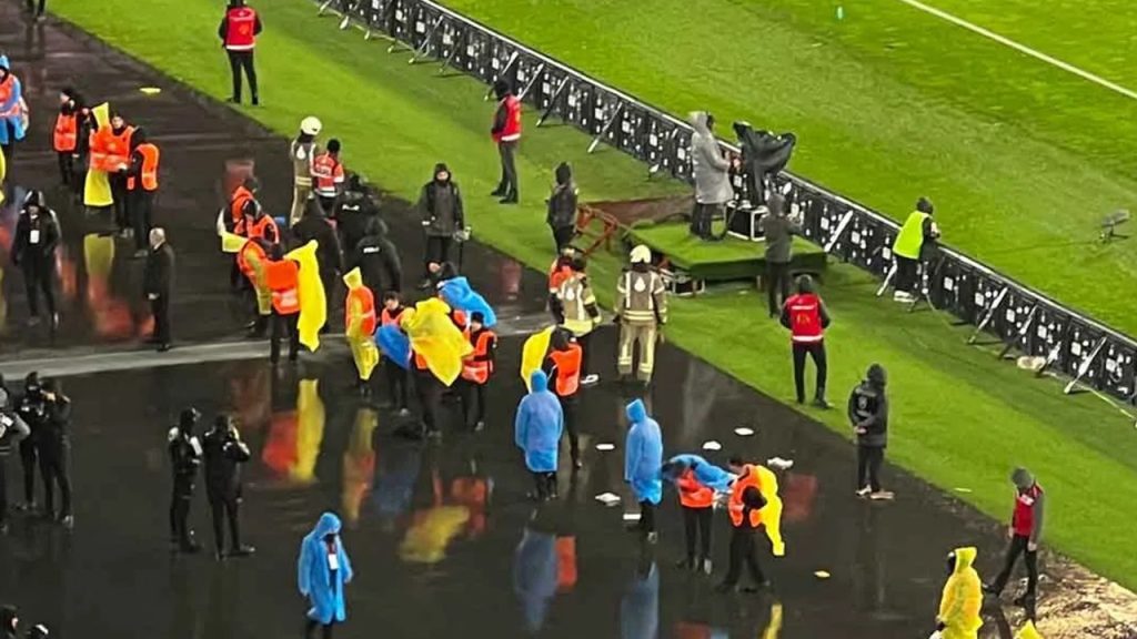 emniyetten galatasaray fenerbahce derbisiyle ilgili yagmurluk iddialarina yanit DwXWPOK2