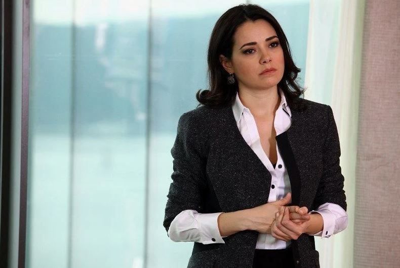 esinin olumuyle kalbini kapatmisti ozgu namal yillar sonra yeni aska yelken mi acti 11 uVGp9bvK