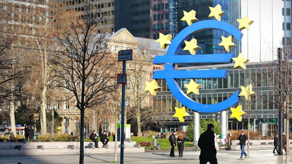 euro bolgesinde ekonomi buyudu qpE36qqs