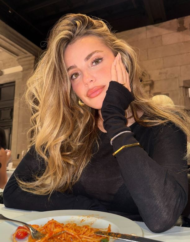 Ezgi Eyüboğlu kimdir? Sevgili listesi baya kabarık çıktı 1 ezgi eyuboglu kimdir sevgili listesi baya kabarik cikti 0 i4sTM4Ye