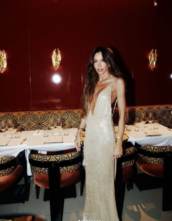 first lady melania trump yilbasi elbisesi turk imzali cikti peki kim bu turk tasarimci 2AOjwnJw