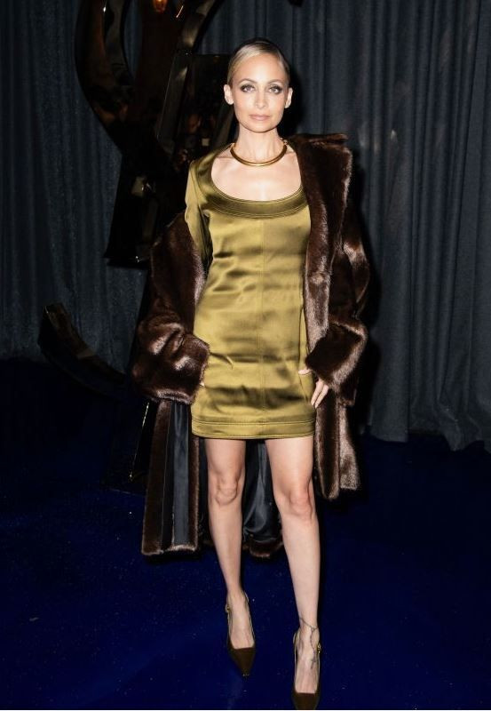 first lady melania trump yilbasi elbisesi turk imzali cikti peki kim bu turk tasarimci TL9QyT58