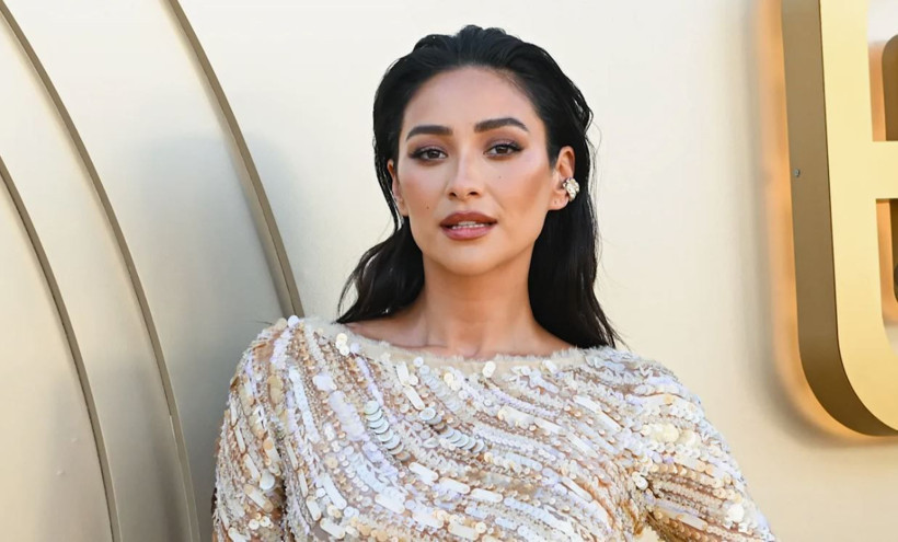 first lady melania trump yilbasi elbisesi turk imzali cikti peki kim bu turk tasarimci iPWr1bpJ