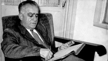 gelenekle yeniligi hayatta uzlastiran tek yazar ahmet hamdi tanpinar sH5zkvjU