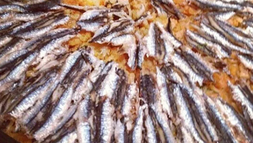 geleneksel yontemlerle enfes hamsili pilav tarifi 1 9RU5rTzb