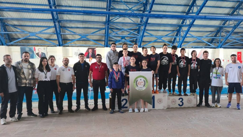 golpazarli yuzucuden onemli basari ylBl3aZR