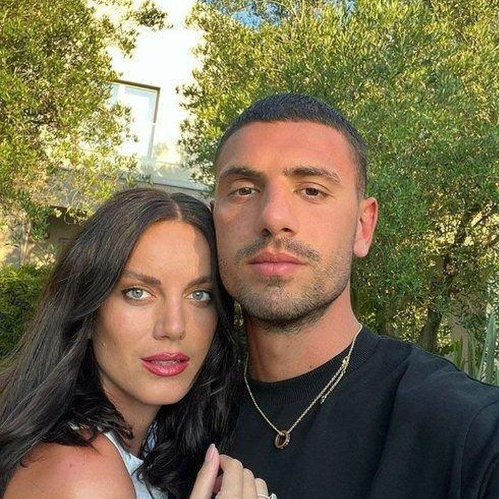 guzellikleriyle bas donduruyorlar iste yildiz futbolcular ve partnerleri 11 G5FJeSEm