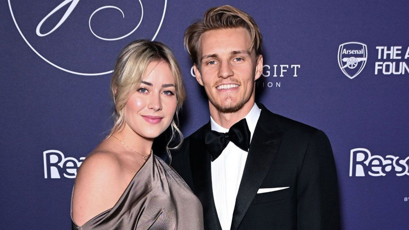 guzellikleriyle bas donduruyorlar iste yildiz futbolcular ve partnerleri 23 kFHAMYui