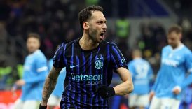 hakan calhanoglu penaltidan yazdi inter napoli engeline takildi cV7UQRld