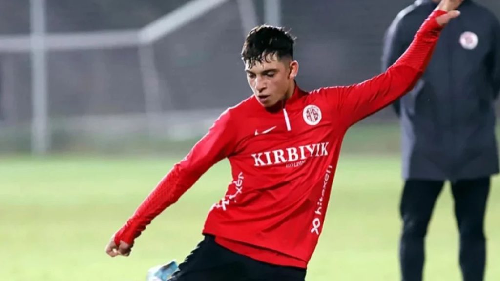 hasan yakub ilcin transferinde fenerbahce ile antalyaspor uzlasti WXj4WNll