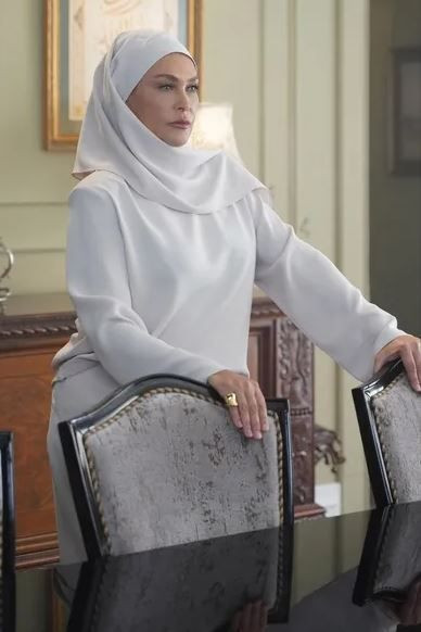 hulya avsar ekranlara bomba gibi geri donuyor bu rol bambaska 8 Q5sA3C9Z