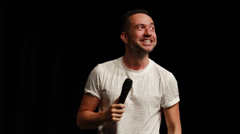 iki komedyen cem yilmaz ve kaan sekban arasinda sinirler gerildi 0 zNbBE5Yw